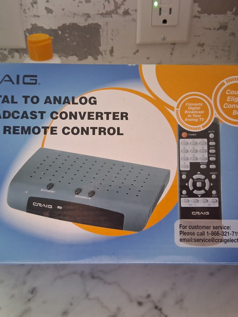 Craig Digital-to-Analog Broadcast Converter Box with Remote - Gray